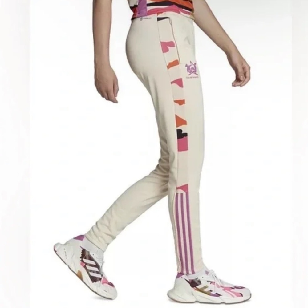 Never worn adidas sweatpants